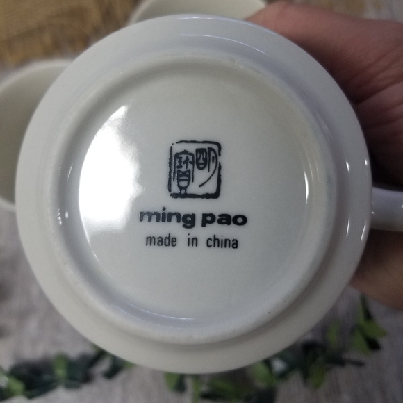 Rare Vintage Strawberry Mugs - Picture 4 of 9